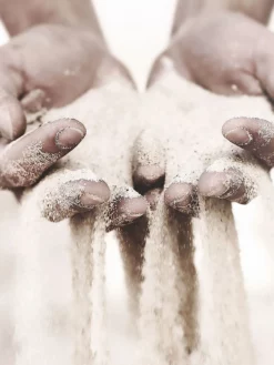 Leinwand Druck, Hellgrau -KIBEK Verkäufe SandyHands Druckgerahmt Hellgrau 50x70 lup