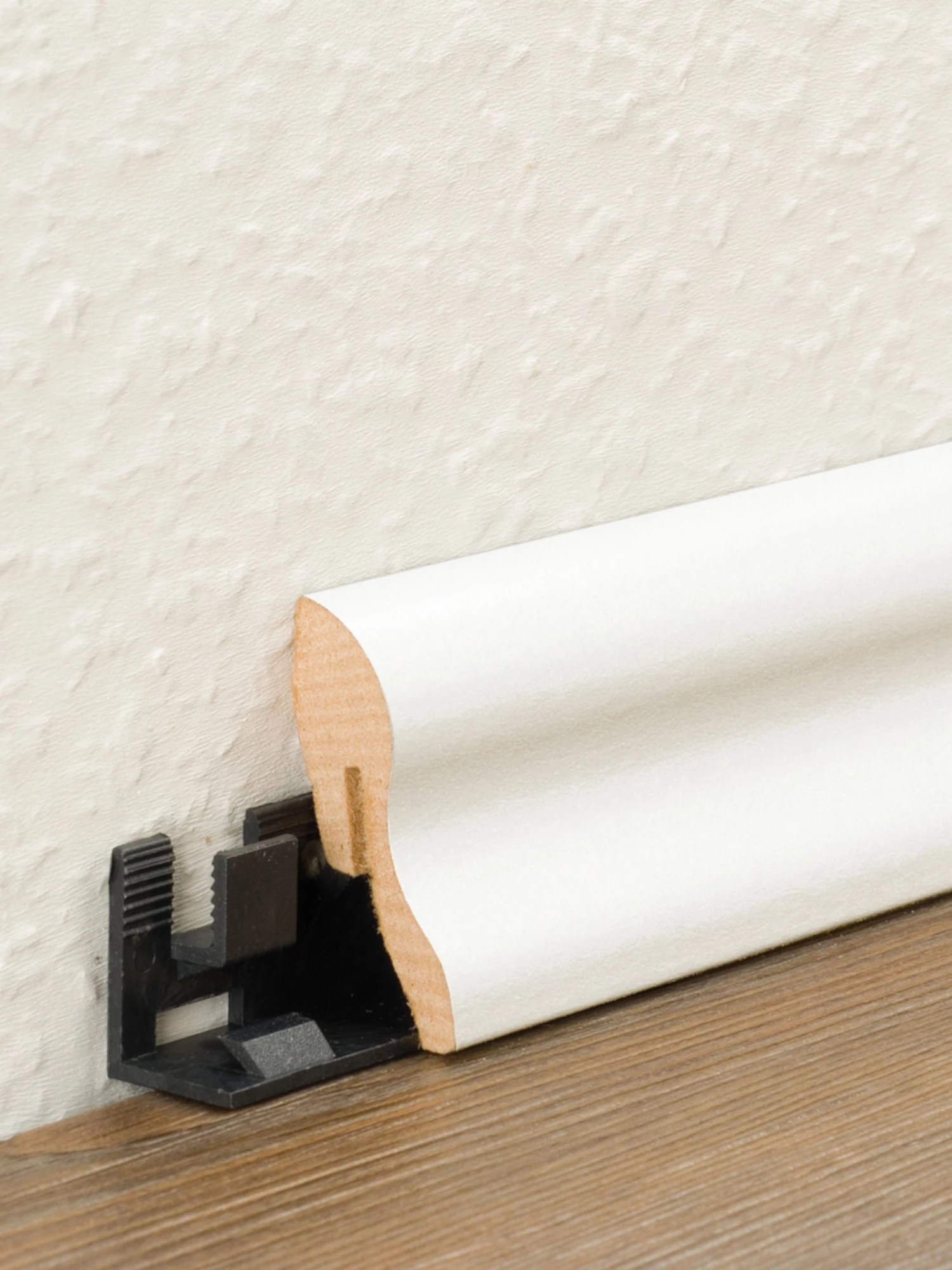 Sockelleiste, Nussbaum 4 Sockelleiste, Nussbaum – Bild 2